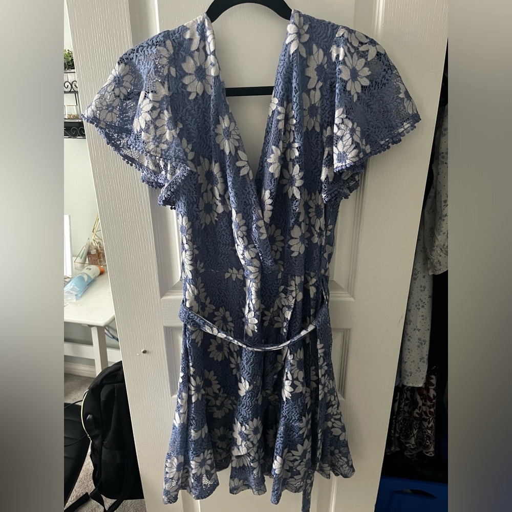 Elegant Blue Floral Lace Dress